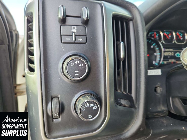 2016-chevrolet-silverado-2500hd-image-23