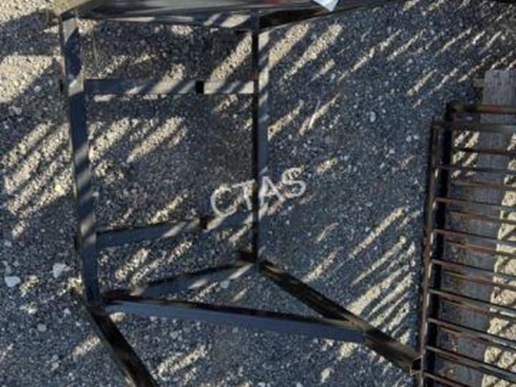 #108-•-metal-frame-/-rack---9.5"-x-24.5"-x-31.5"-image-3