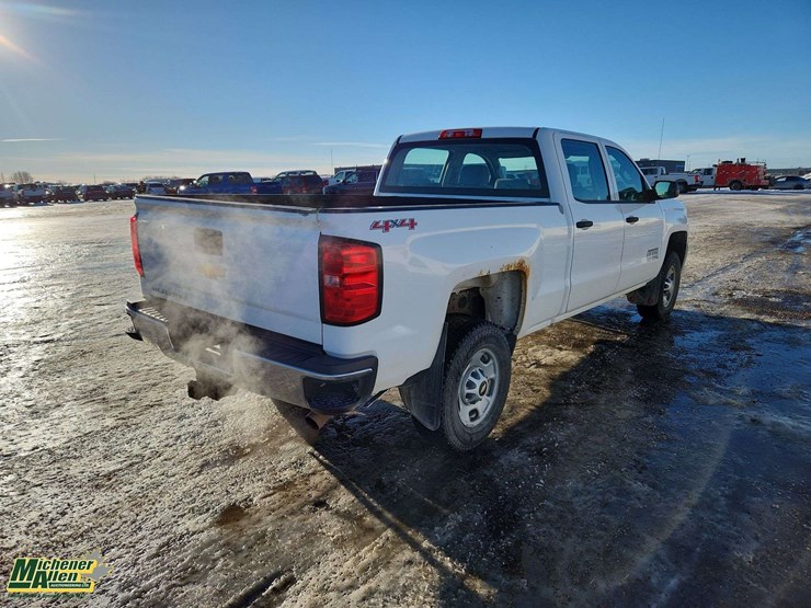 2015-chevrolet-silverado-2500hd-image-4