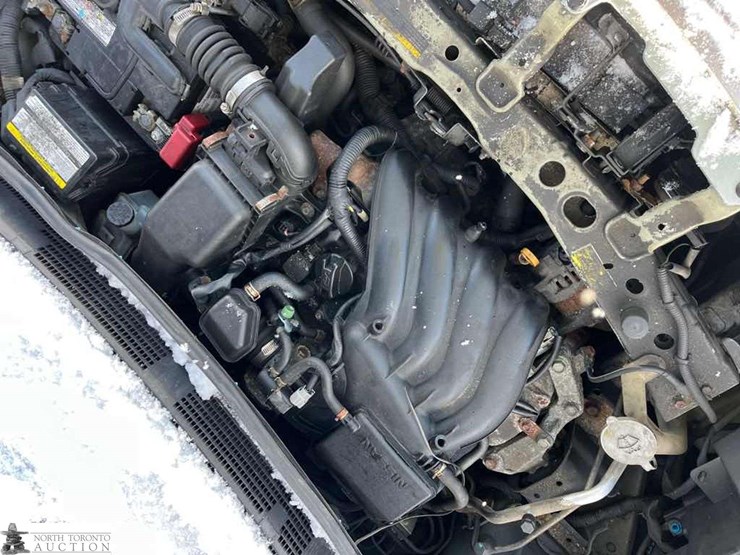 non-operable-2013-nissan-versa-sv-image-16