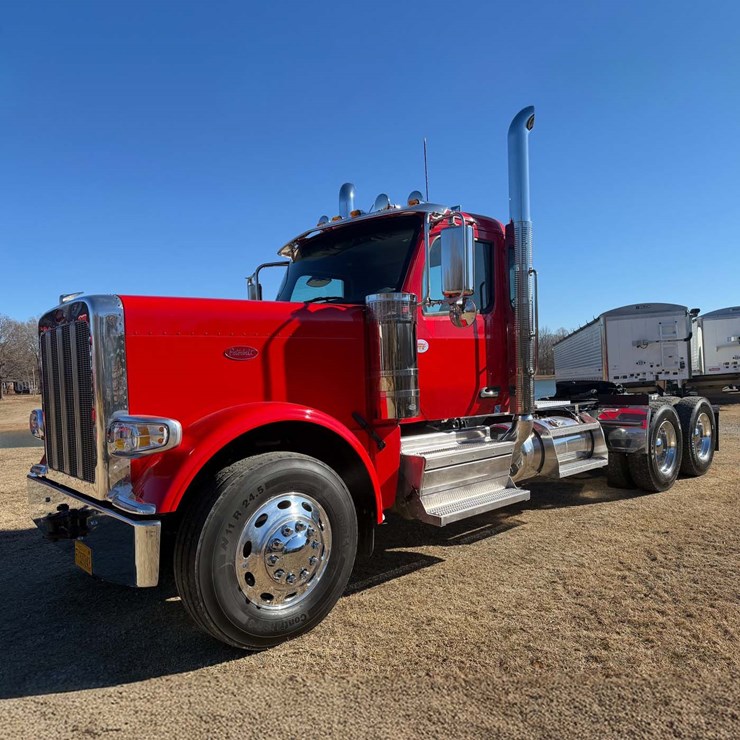 2025 PETERBILT 589
