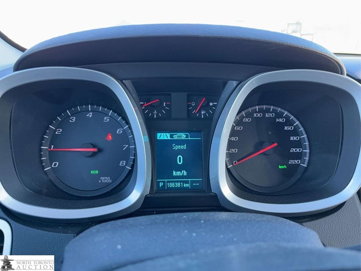 2015-chevrolet-equinox-ls-image-15