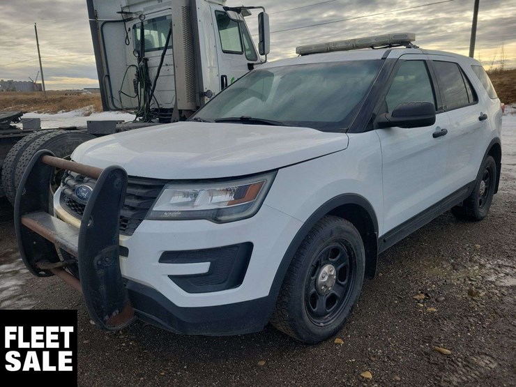 2016-ford-explorer-image-1