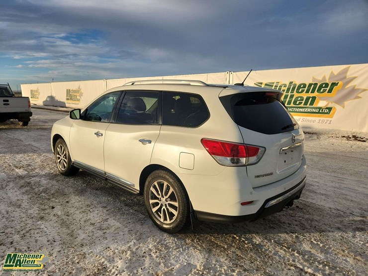 2015-nissan-pathfinder-image-3