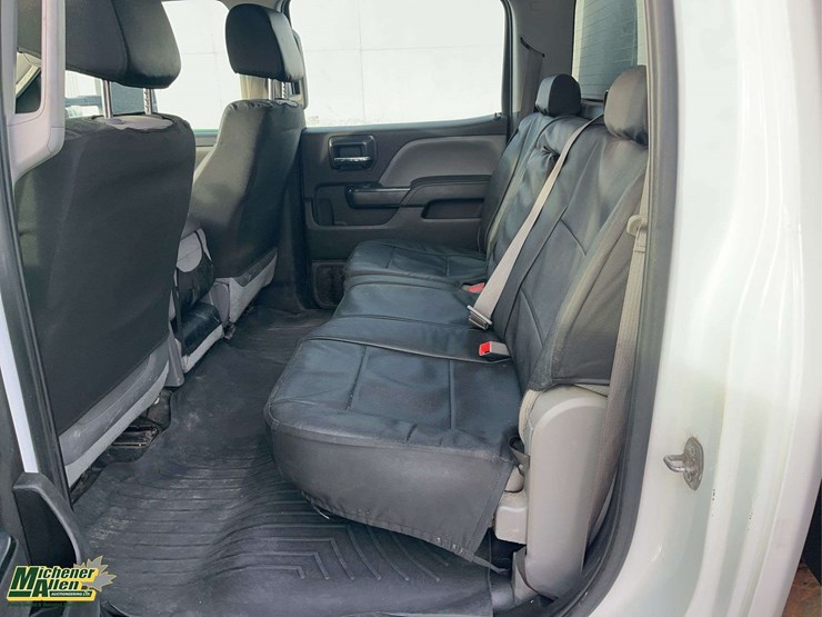 2015-chevrolet-silverado-3500hd-image-14