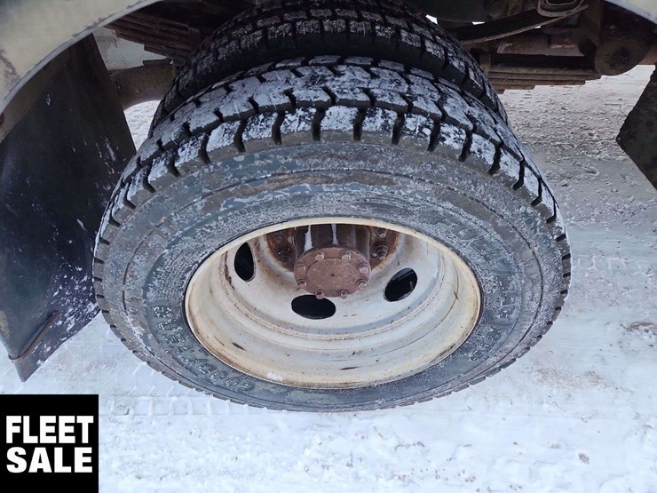 2011-ford-f550-image-12