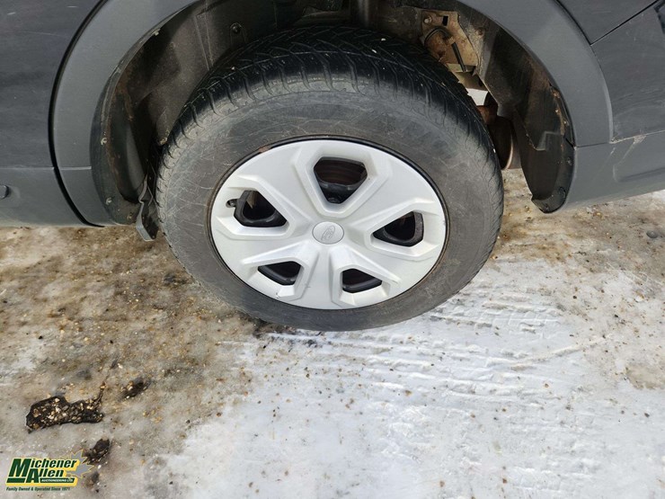 2019-ford-explorer-image-10