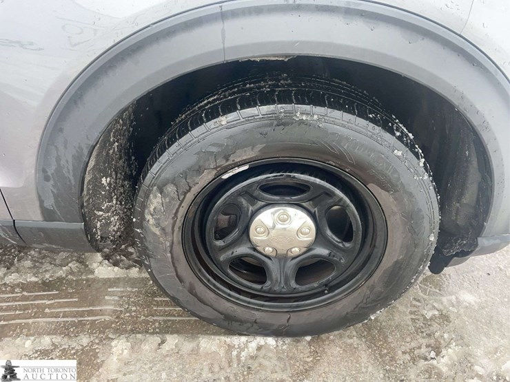 2020-ford-explorer-police-interceptor-image-24