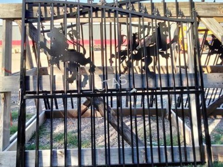 #85-•-bi-parting-iron-gate-w/-lion-motif---4.2m-image-1