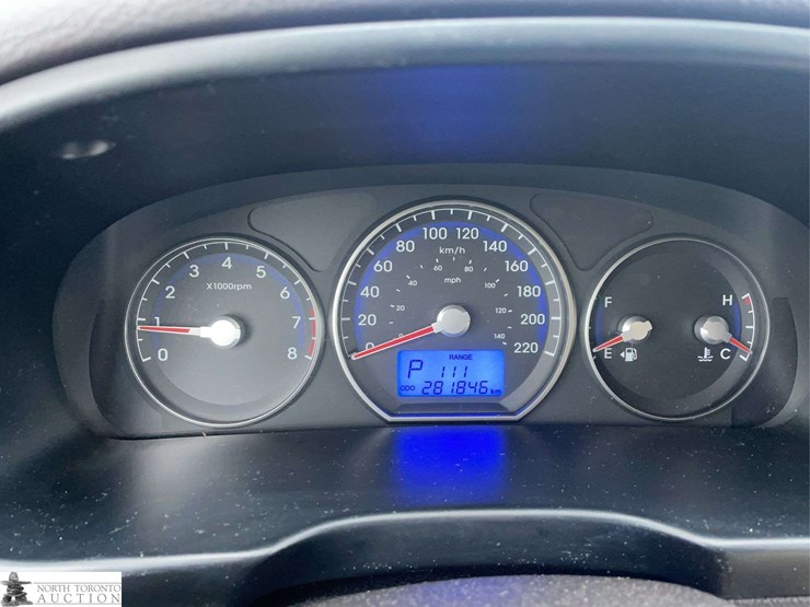 2012-hyundai-santa-fe-image-13