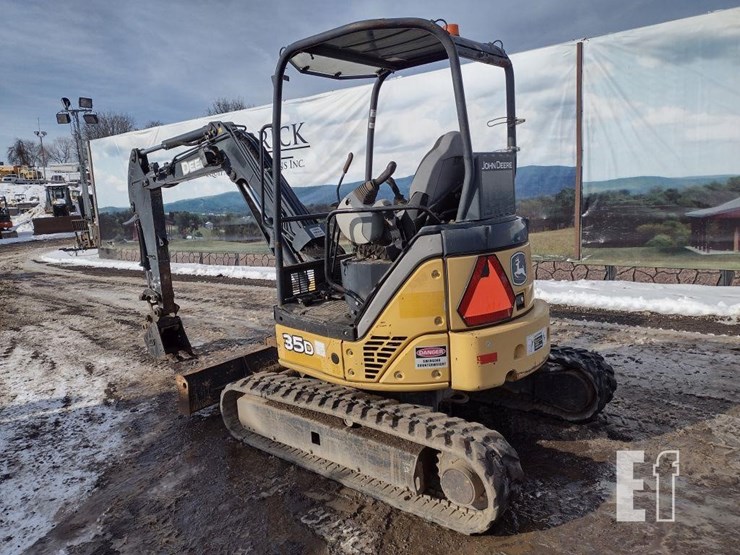 2013-deere-35d-image-49