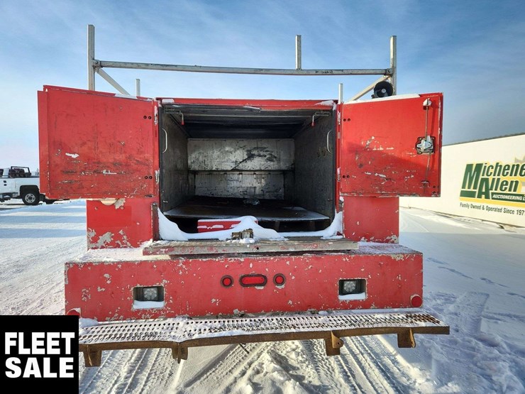 2009-ford-f550-image-17