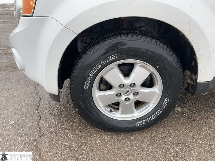 2012-ford-escape-xlt-image-10