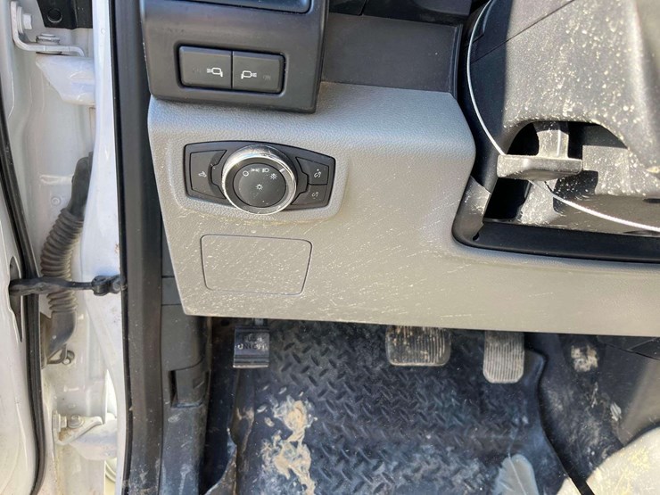 2017-ford-f150-image-14