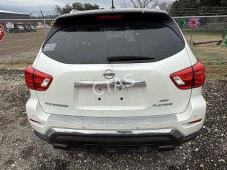 2017-nissan-pathfinder-image-6