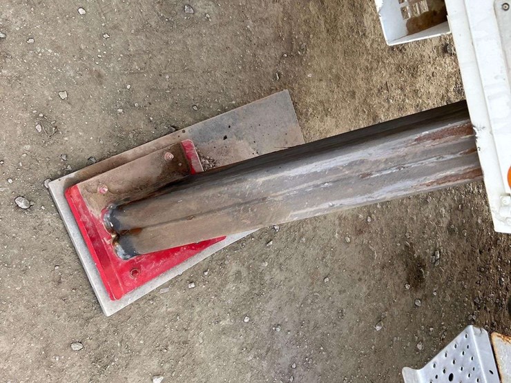 2013-freightliner-m2-ta45m-altec-bucket-truck-image-38