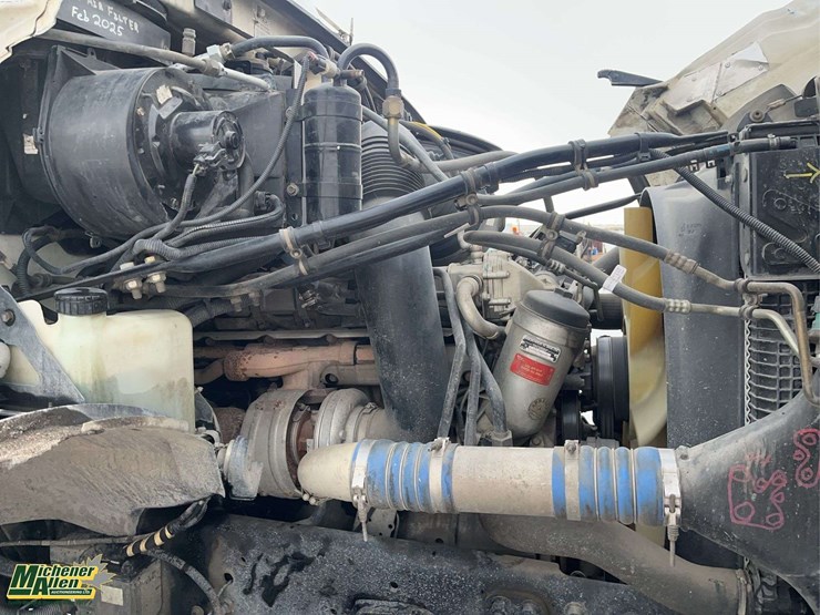 2007-sterling-lt9500-image-18