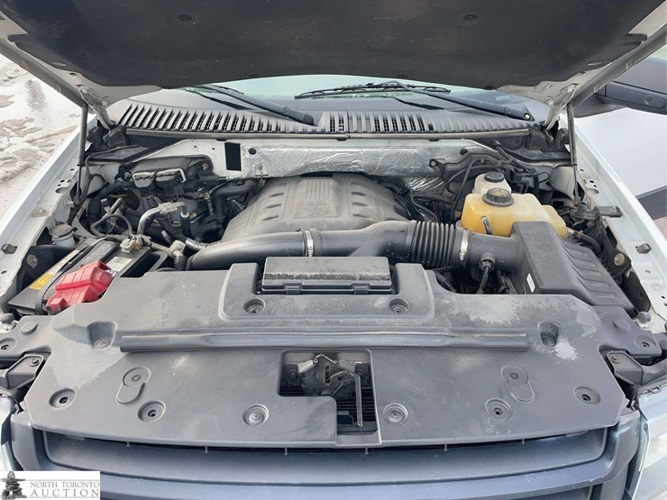 2015-ford-expedition-image-11