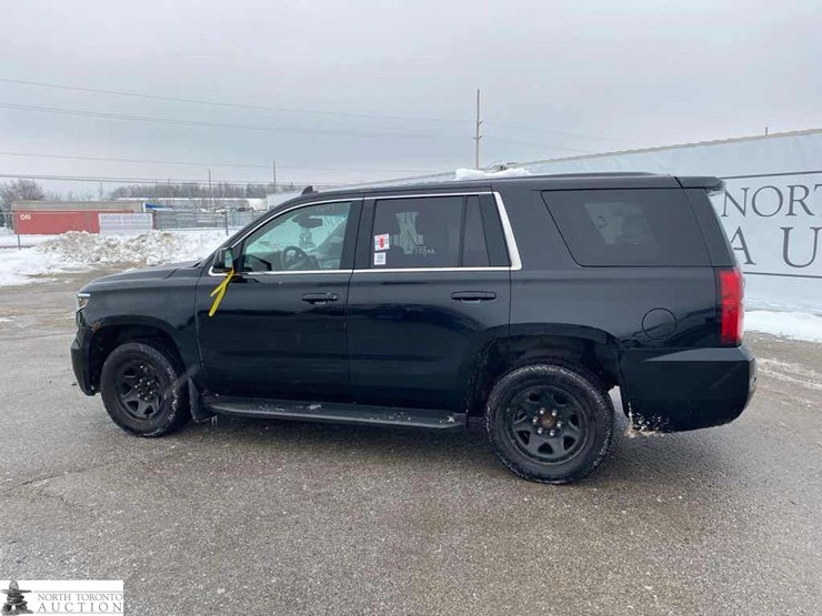 2017-chevrolet-tahoe-image-4