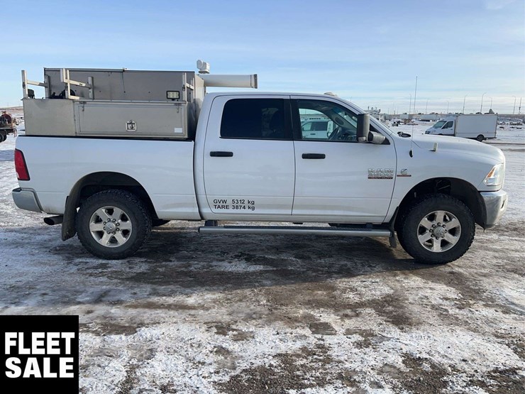 2015-dodge-3500-image-8