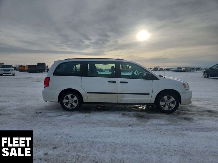 2015-dodge-grand-caravan-image-10