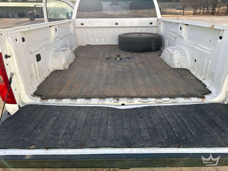 2013-chevrolet-silverado-1500-image-19