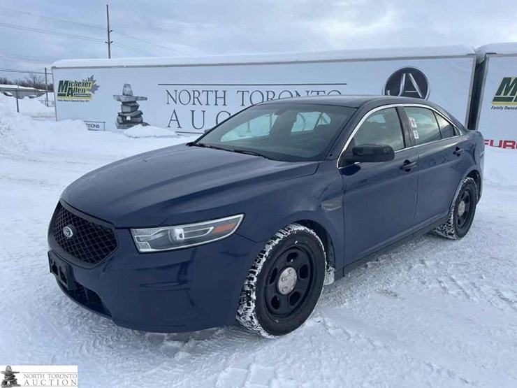 2017-ford-taurus-police-inte-image-1