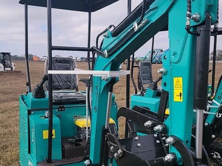 unused-2025-cfg-h15r-mini-excavator,-s/n-20250906w0011:-420cc-gas-eng.,-15"-bkt.,-4x6-tracks,-38.5"-base-image-2