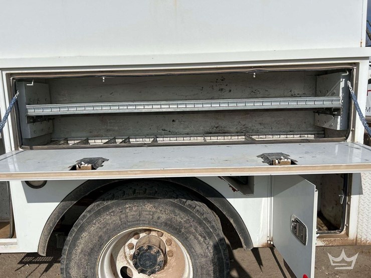 2013-freightliner-m2-ta45m-altec-bucket-truck-image-22