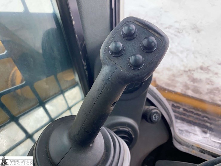 2016-caterpillar-259d-image-19