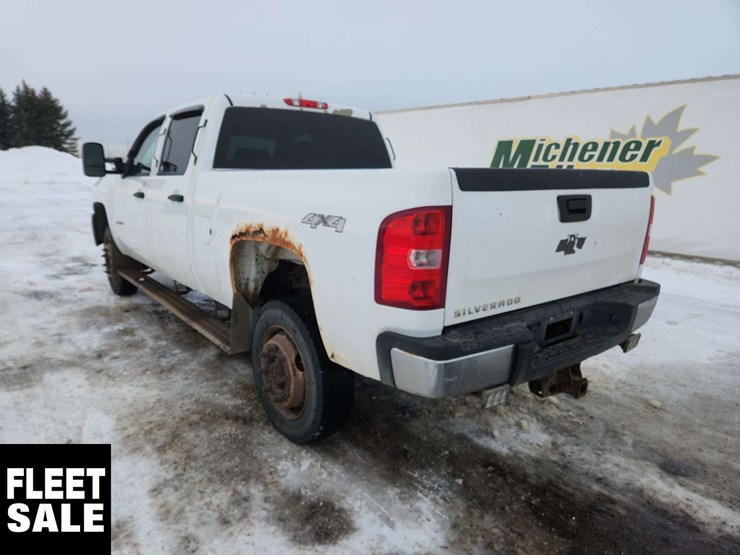 2011-chevrolet-silverado-1500-image-3