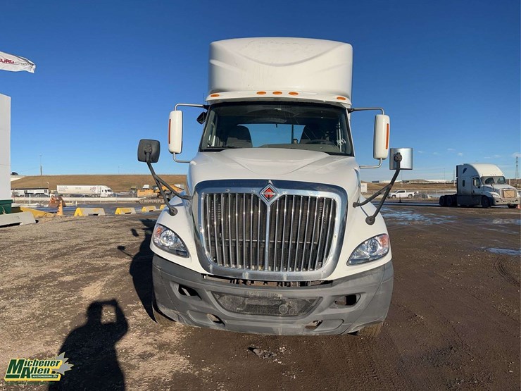 2017-international-prostar-image-9