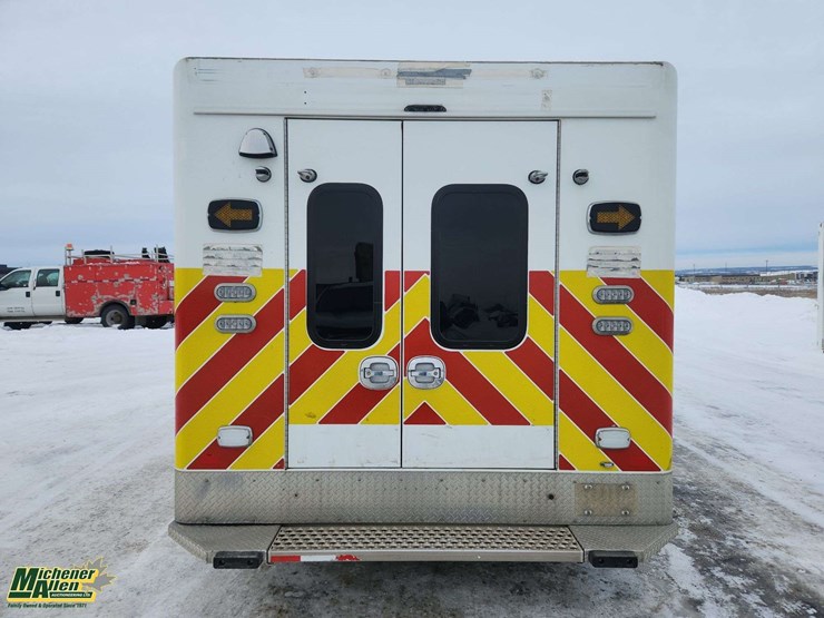 2016-chevrolet-express-s/a-ambulance-image-7