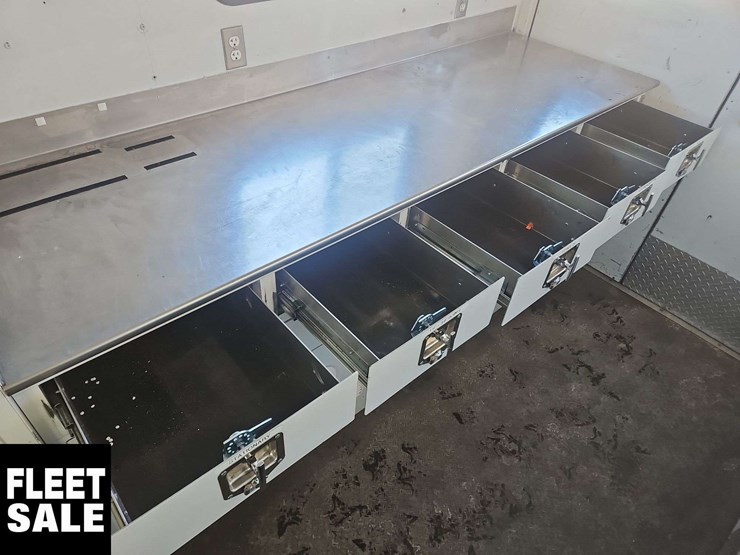 2012-ford-e-series-s/a-service-cube-van-image-37