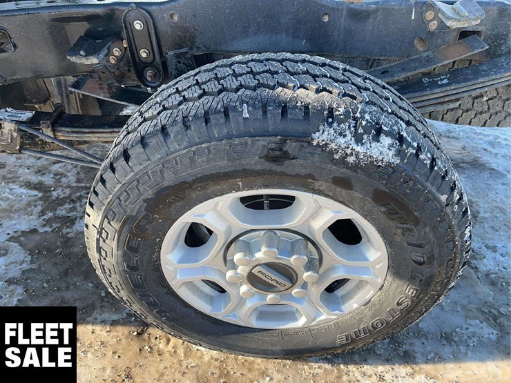 2021-ford-f350-image-11