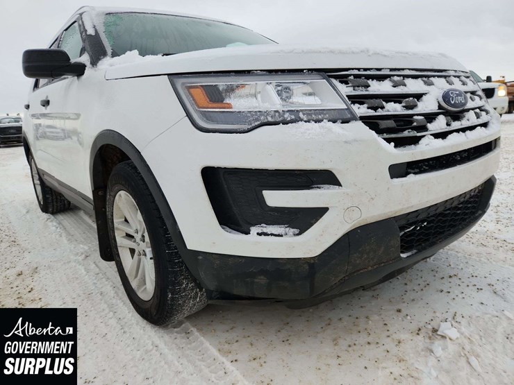 2017-ford-explorer-image-31