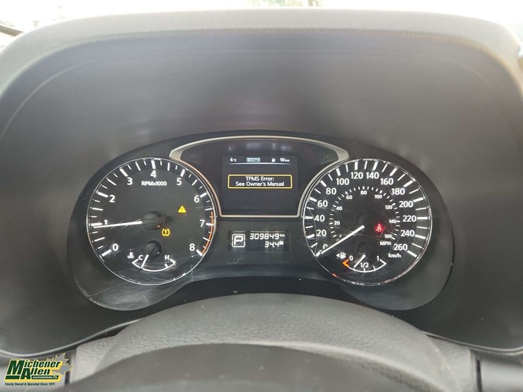 2015-nissan-pathfinder-image-21