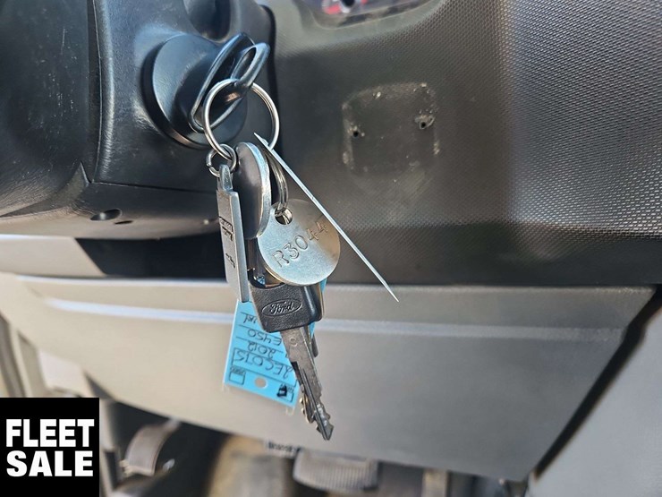 2012-ford-e-series-s/a-service-cube-van-image-24