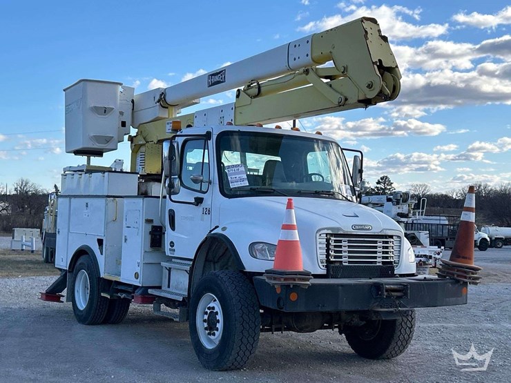 2006-freightliner-m2-bucket-truck-image-4