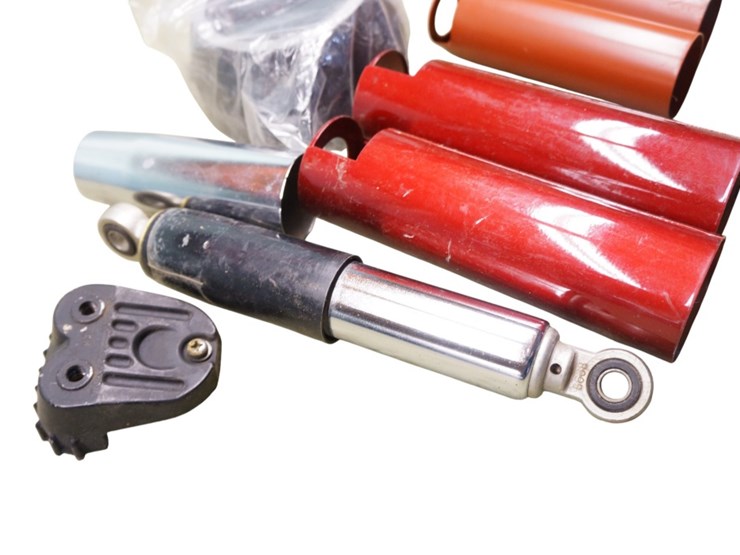 suzuki-miscellaneous-parts-lot-image-3