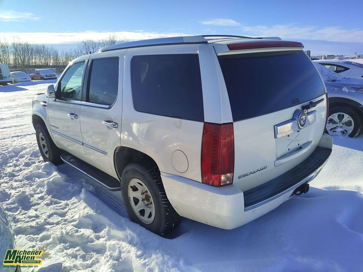 2007-cadillac-escalade-image-3