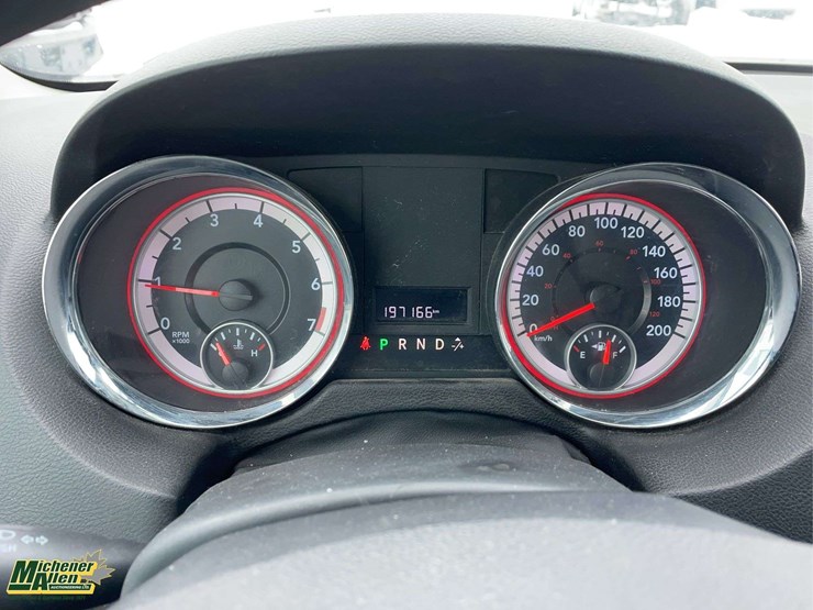 2011-dodge-grand-caravan-image-12