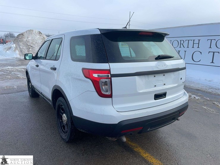 2014-ford-explorer-image-3