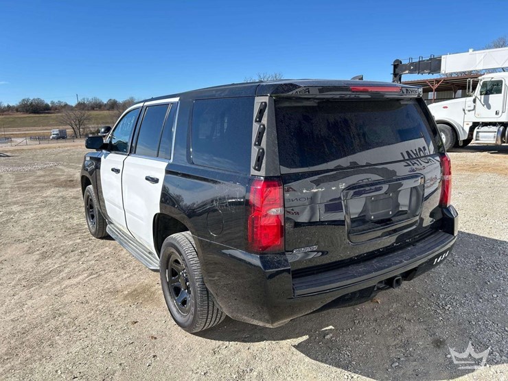2016-chevrolet-tahoe-image-2