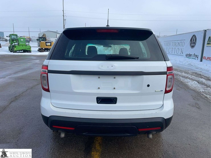 2014-ford-explorer-image-4