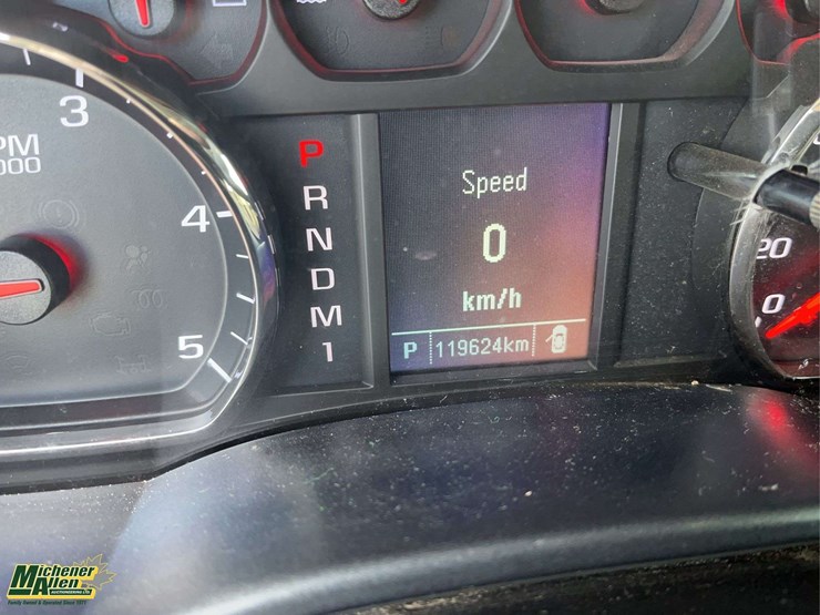 2015-chevrolet-silverado-3500hd-image-21