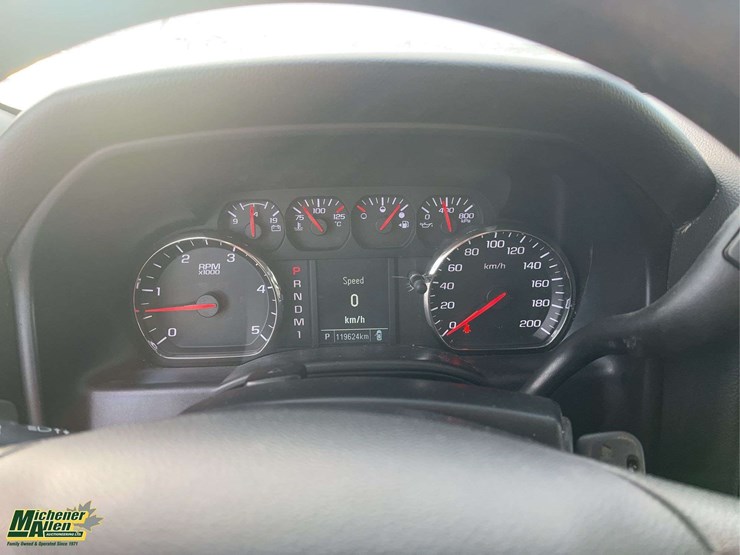 2015-chevrolet-silverado-3500hd-image-18