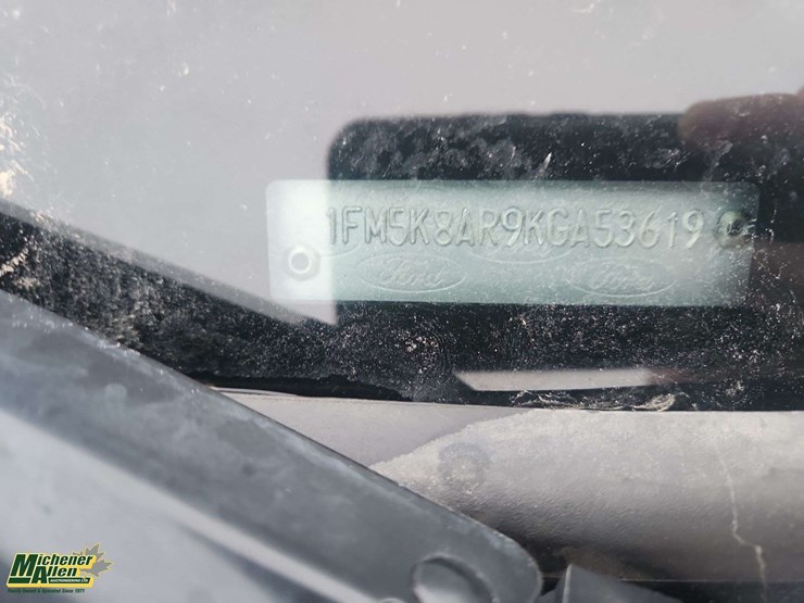 2019-ford-explorer-image-47