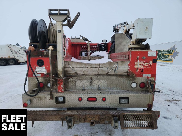 2011-ford-f550-image-7