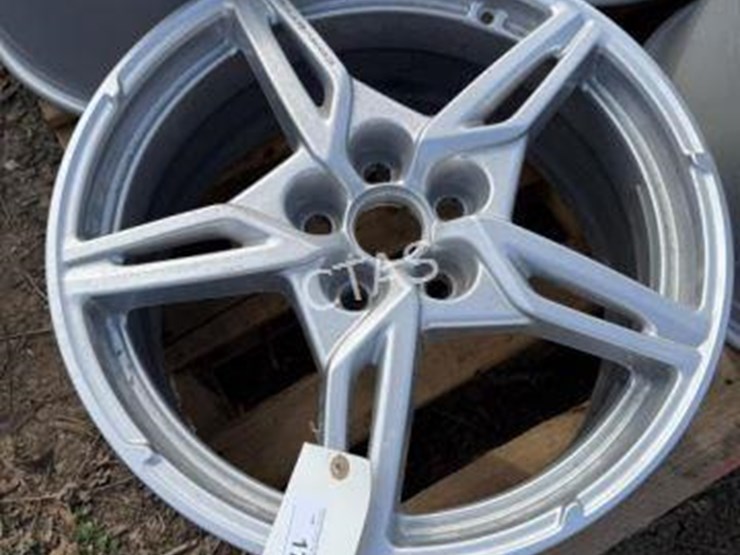 #171-•-set-of-4-corvette-rims---used-image-6